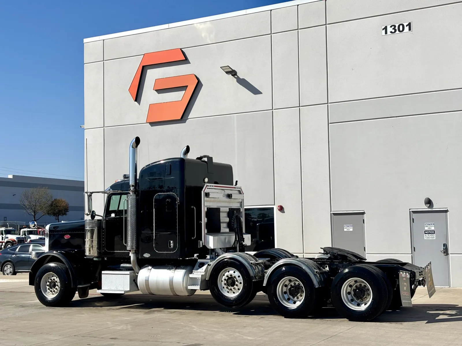 2009 Peterbilt - image 6