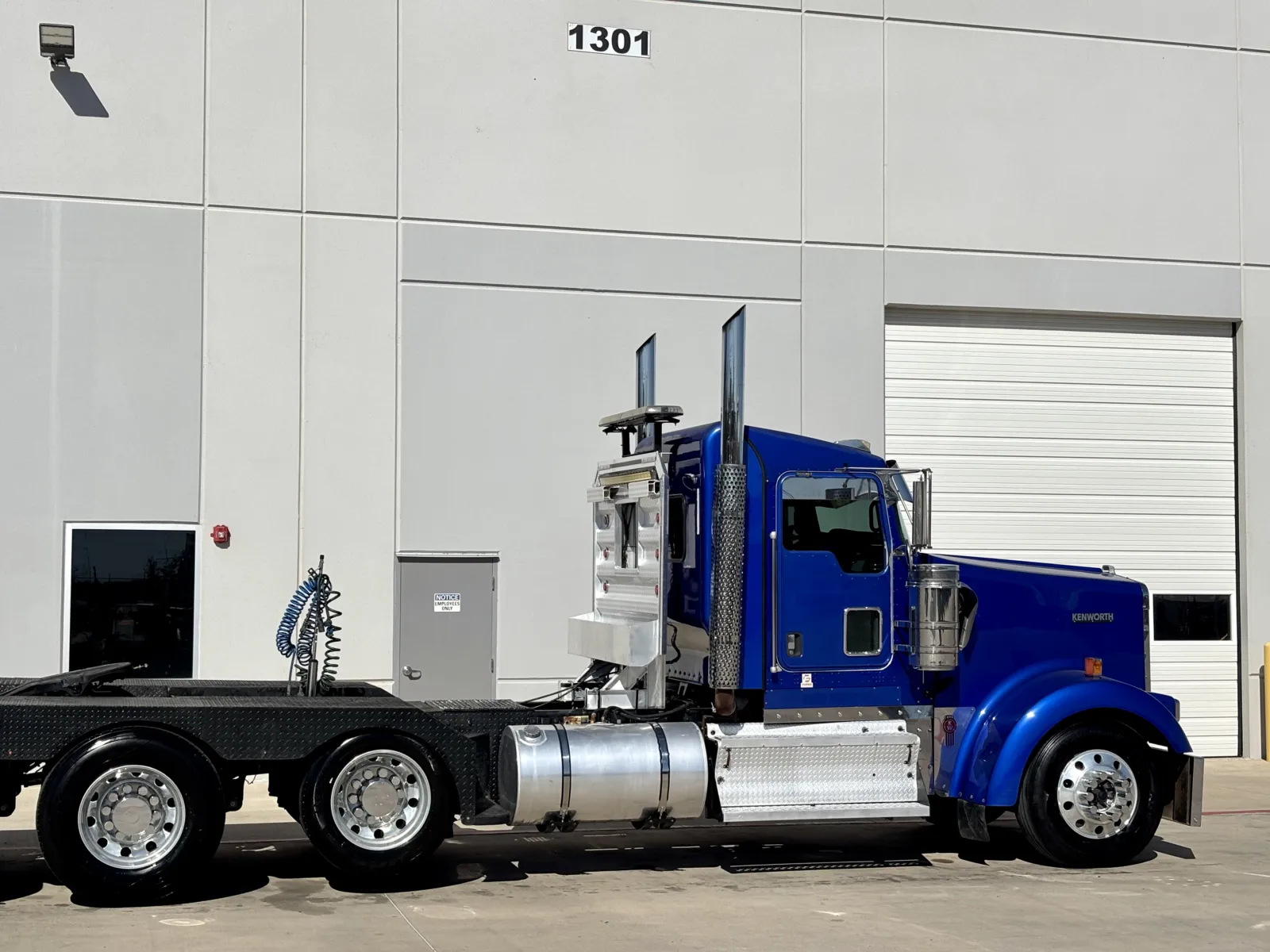2009 Kenworth W900 - image 7