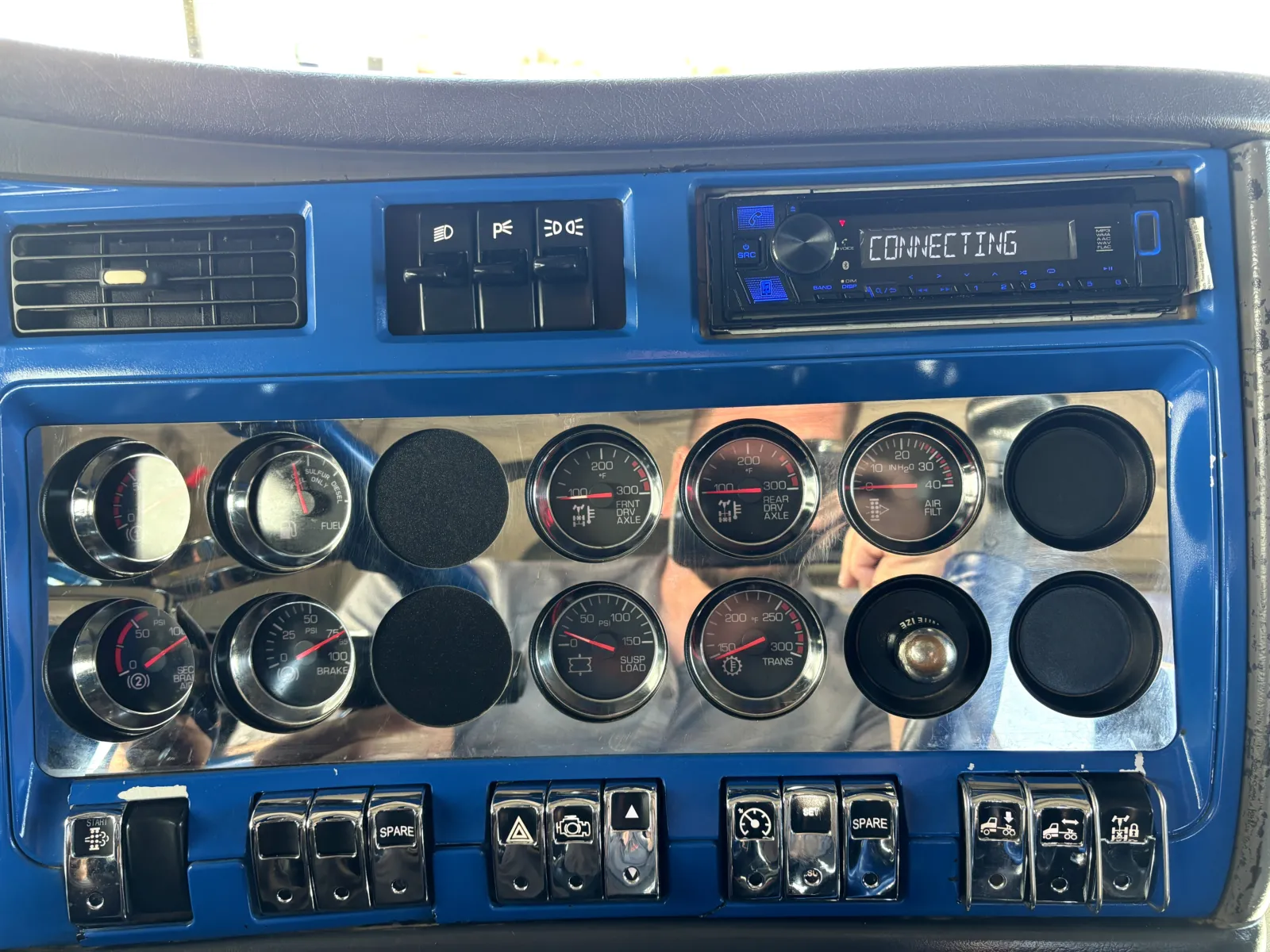 2009 Kenworth W900 - image 18