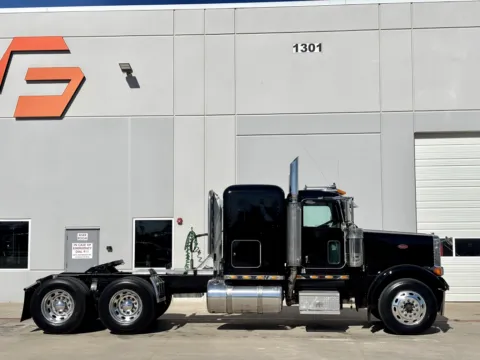 Another view of 2007 PETERBILT 379 for sale in Hutchins, TX at Forge Truck Centers - Texas