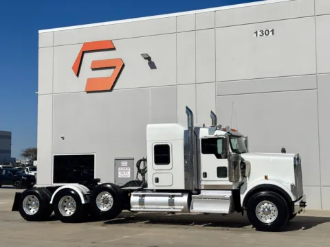 2022 KENWORTH W900 for sale in Hutchins, TX