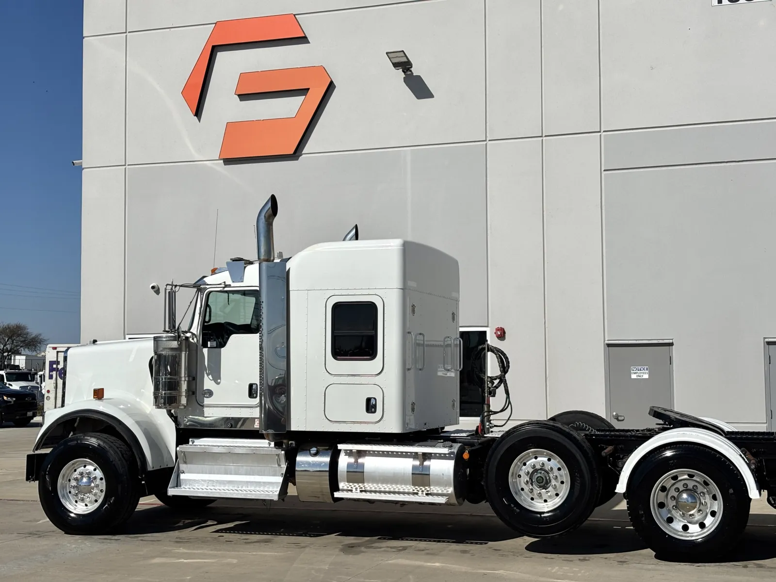 2022 Kenworth W900 - image 8