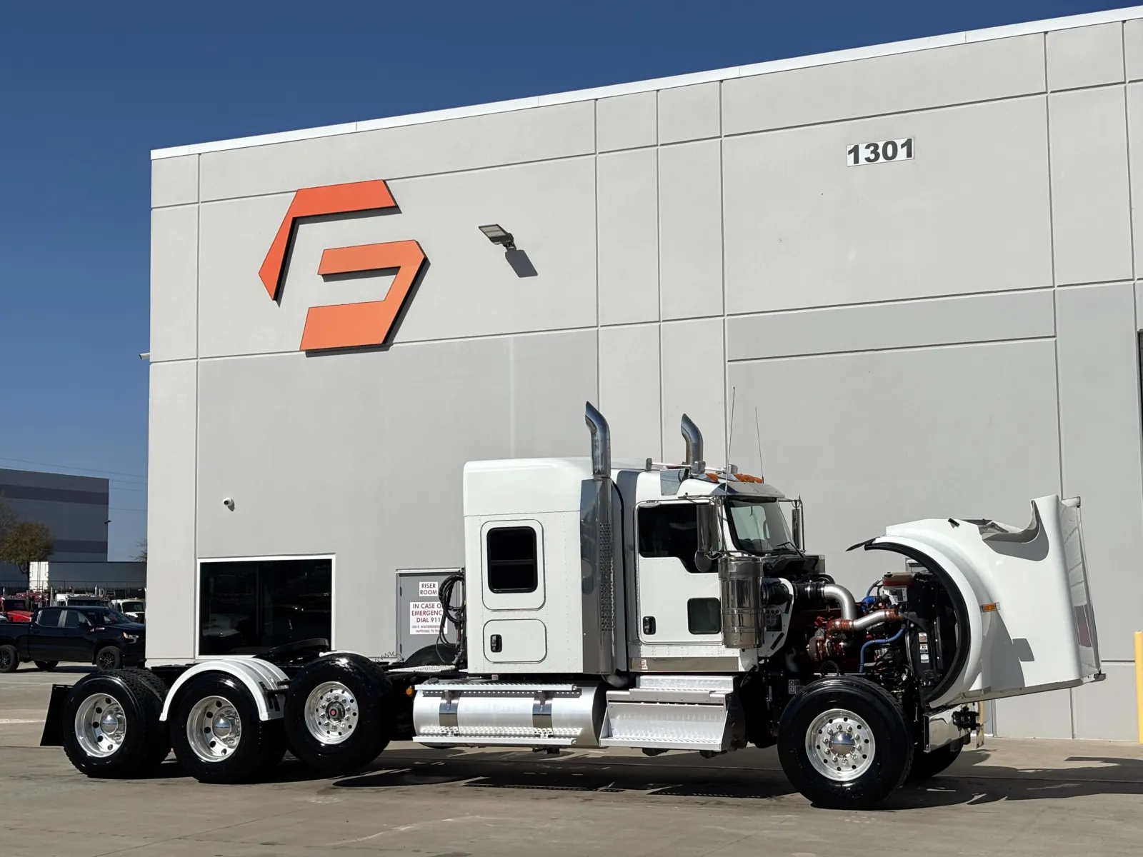 2022 Kenworth W900 - image 9
