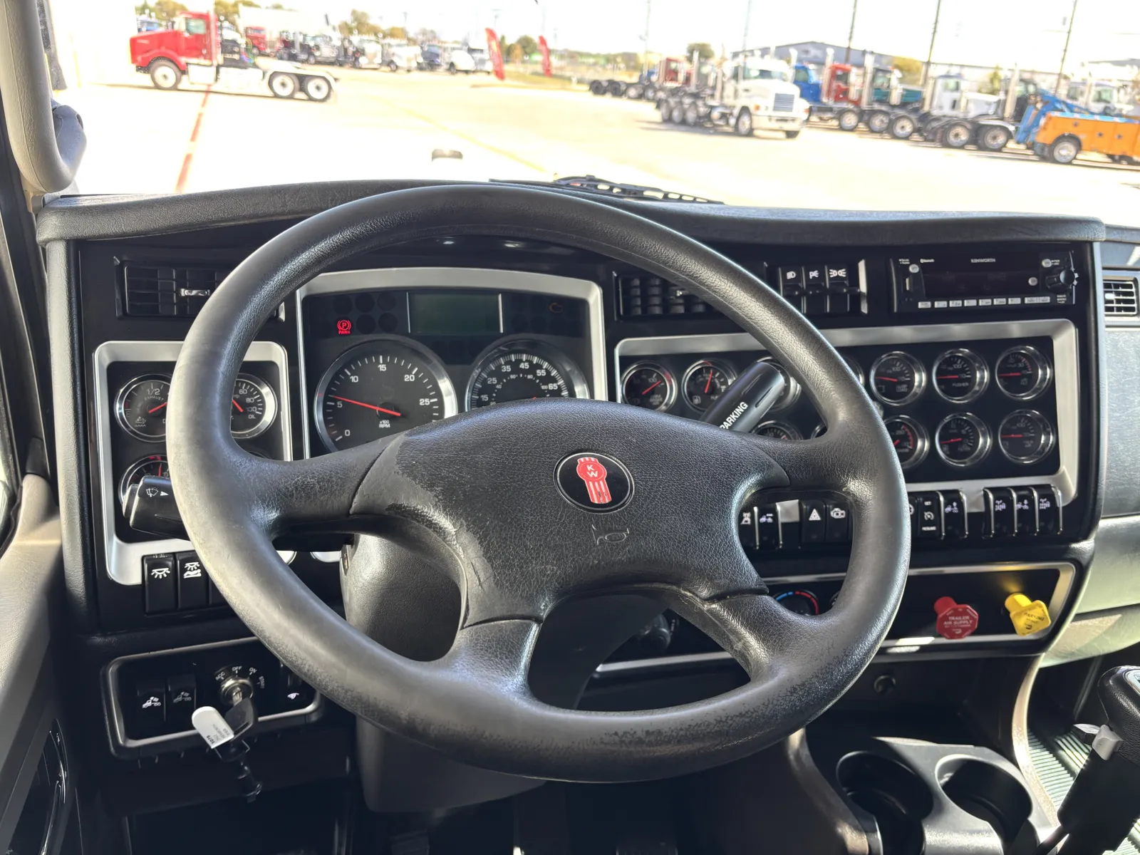 2022 Kenworth W900 - image 16