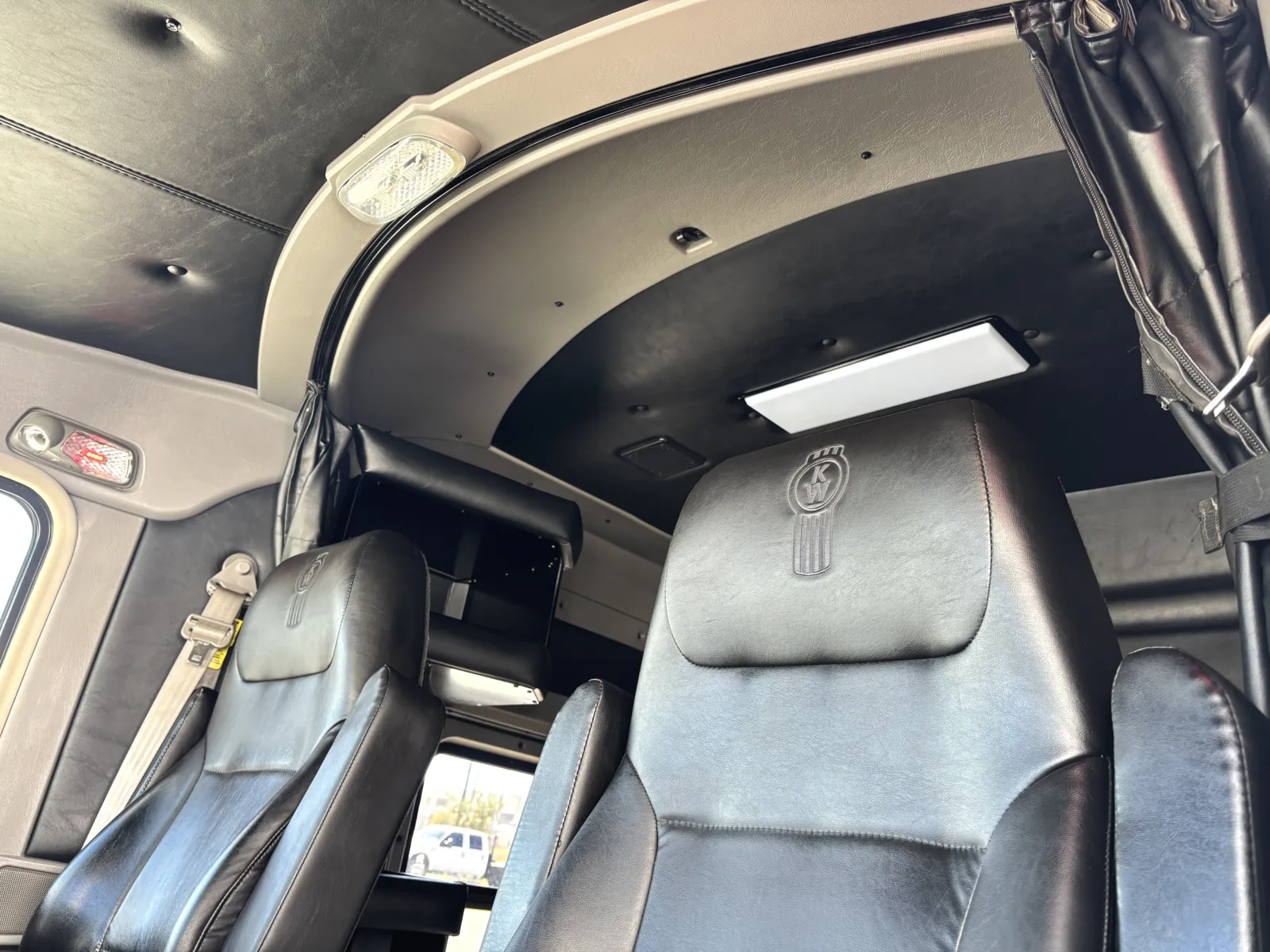 2022 Kenworth W900 - image 20