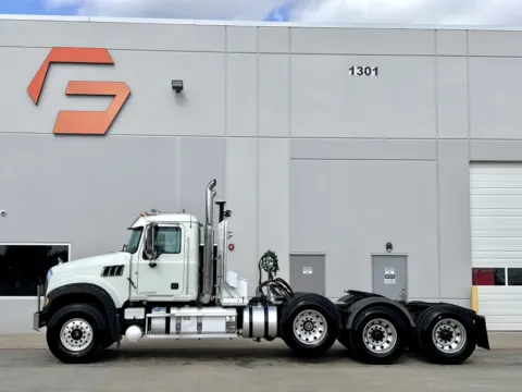 More photos of 2016 MACK GU713 at Forge Truck Centers - Texas, TX