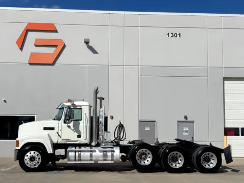 More photos of 2013 MACK CHU613 at Forge Truck Centers - Texas, TX