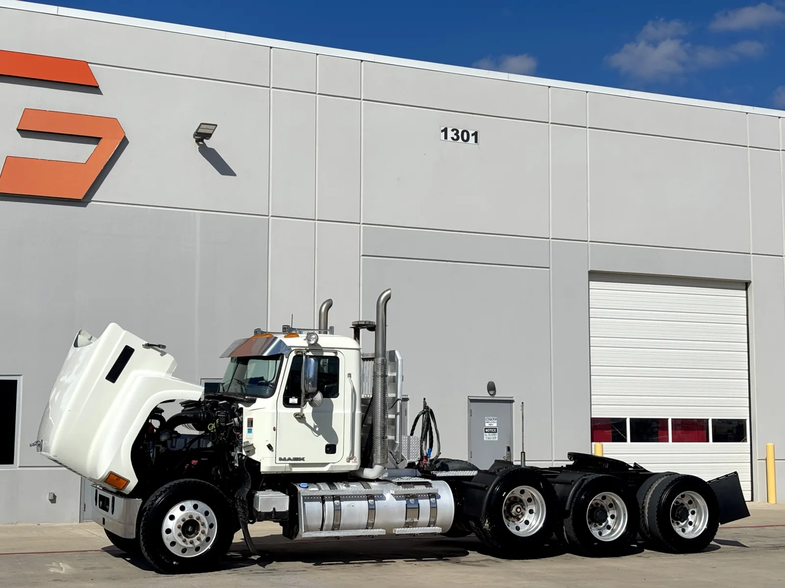 2013 Mack - image 10