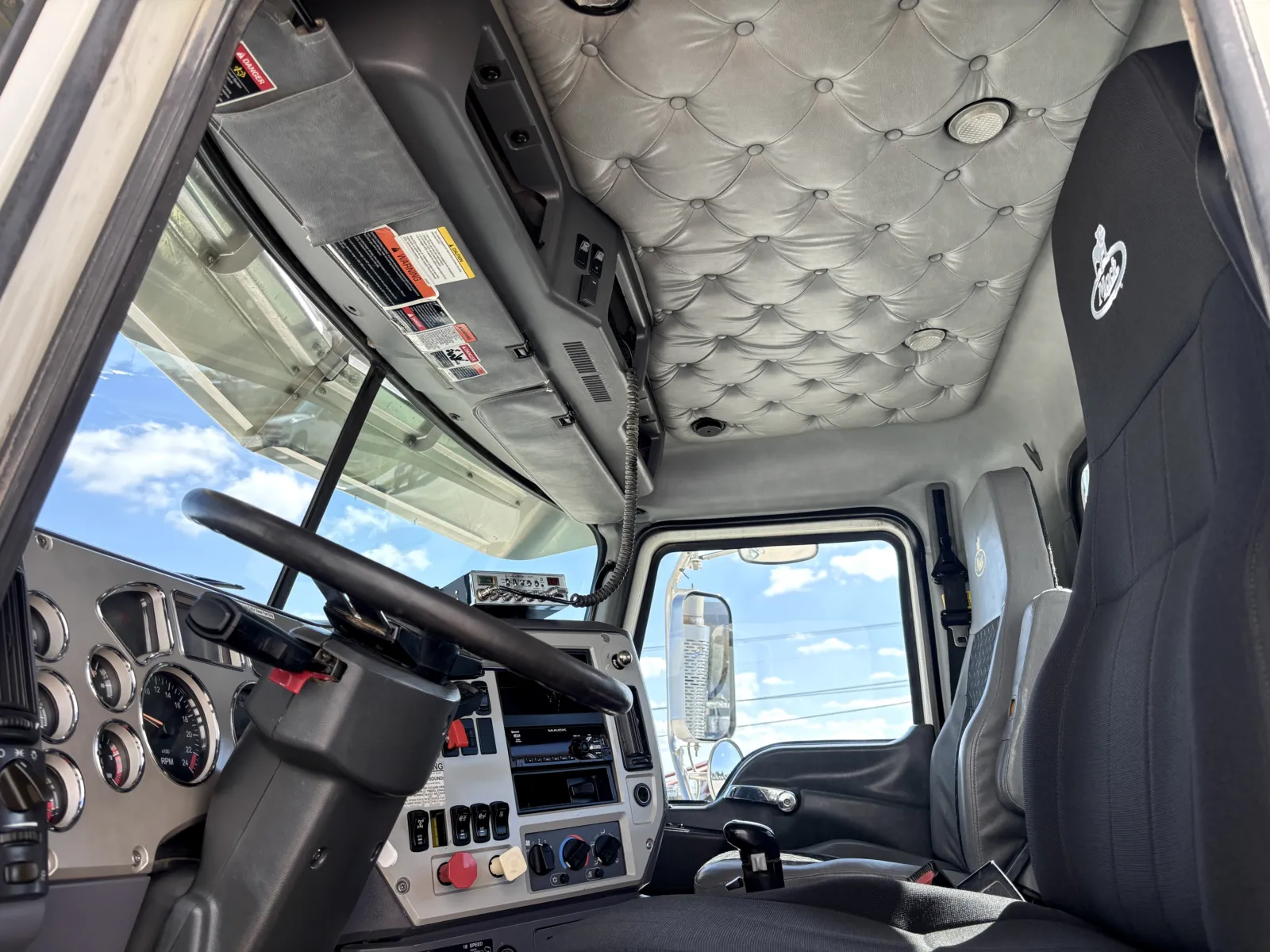 2013 Mack - image 14