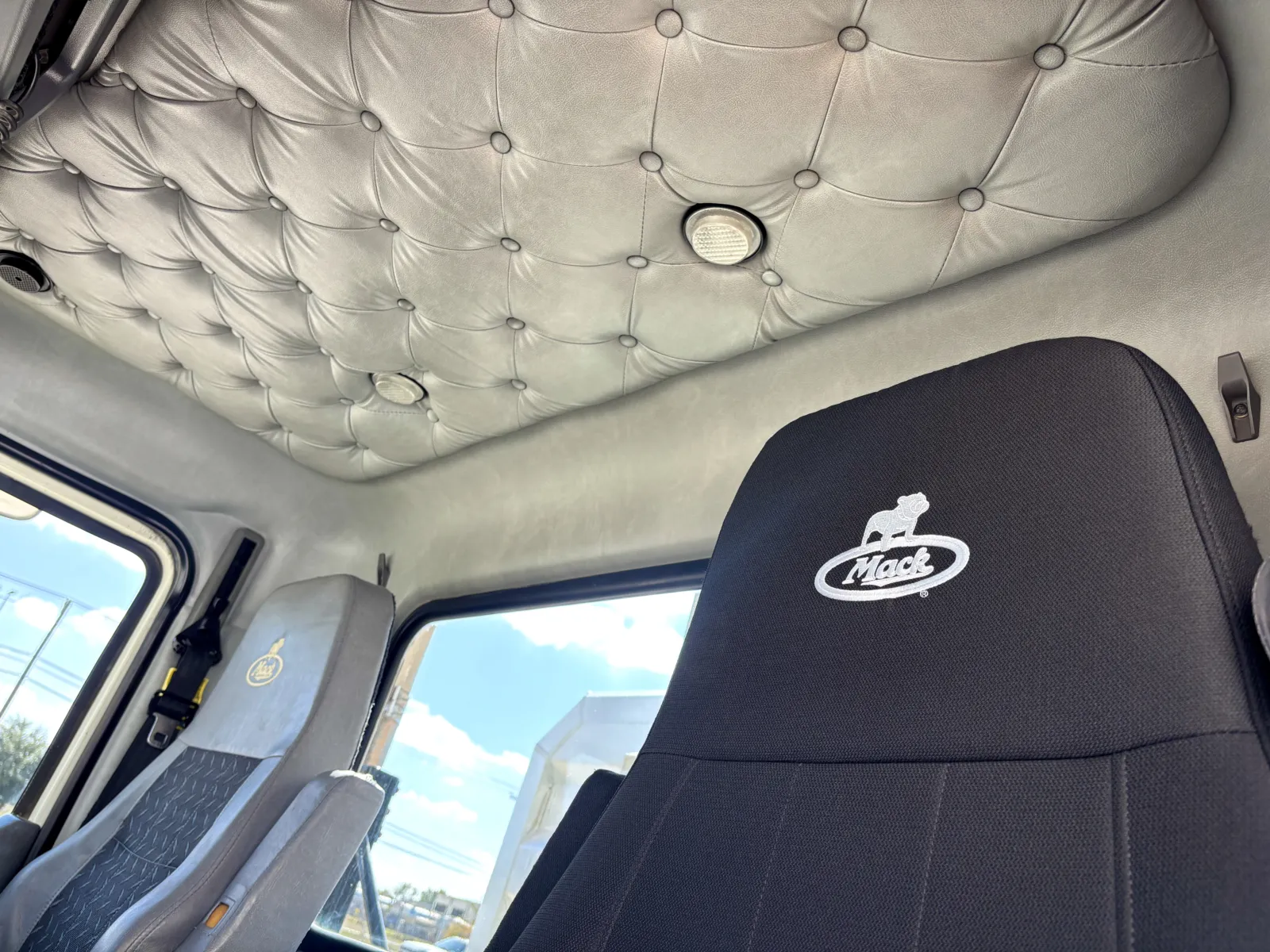 2013 Mack - image 20