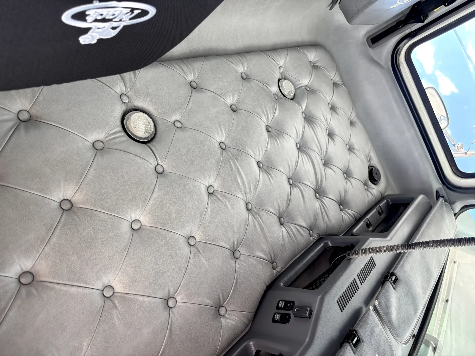 2013 Mack - image 21