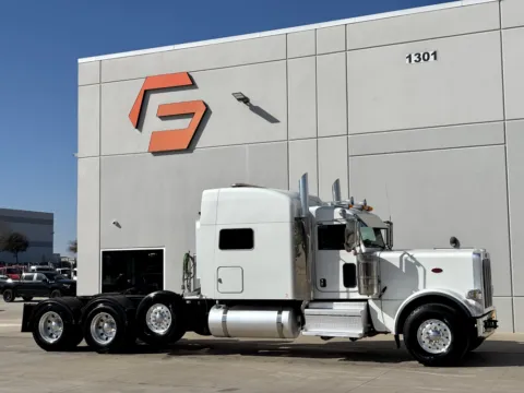 2021 PETERBILT 389 for sale in Hutchins, TX