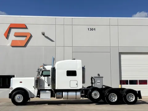 More photos of 2021 PETERBILT 389 at Forge Truck Centers - Texas, TX
