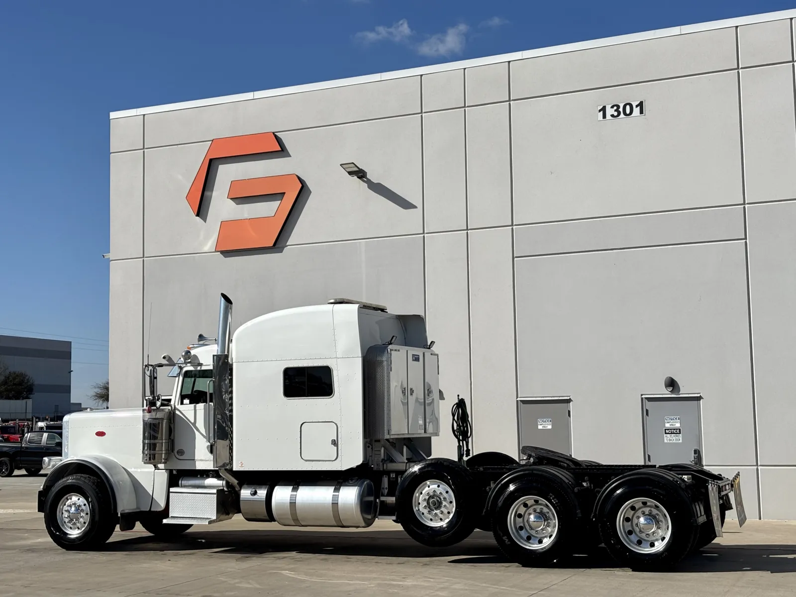2021 Peterbilt 389 - image 6