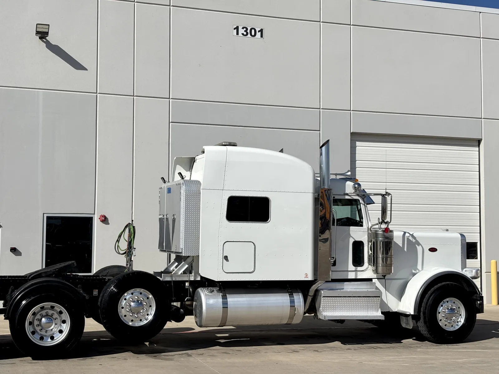 2021 Peterbilt 389 - image 7