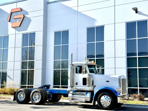 Photos of 2017 PETERBILT 389 for sale in Hutchins, TX at Forge Truck Centers - Texas