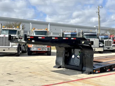 More photos of 2013 LANDOLL RGN at Forge Truck Centers - Texas, TX