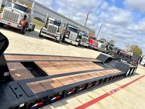 More photos of 2013 LANDOLL RGN at Forge Truck Centers - Texas, TX