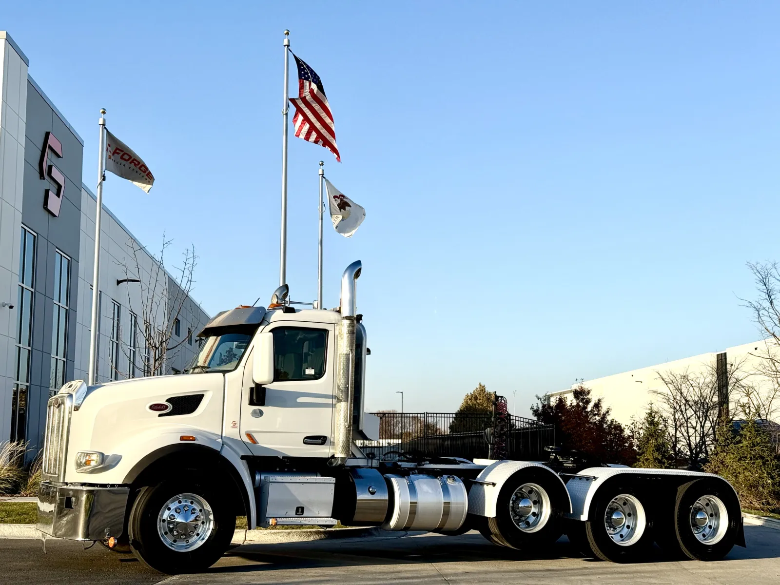 2018 PETERBILT 567 for sale in New Lenox, IL