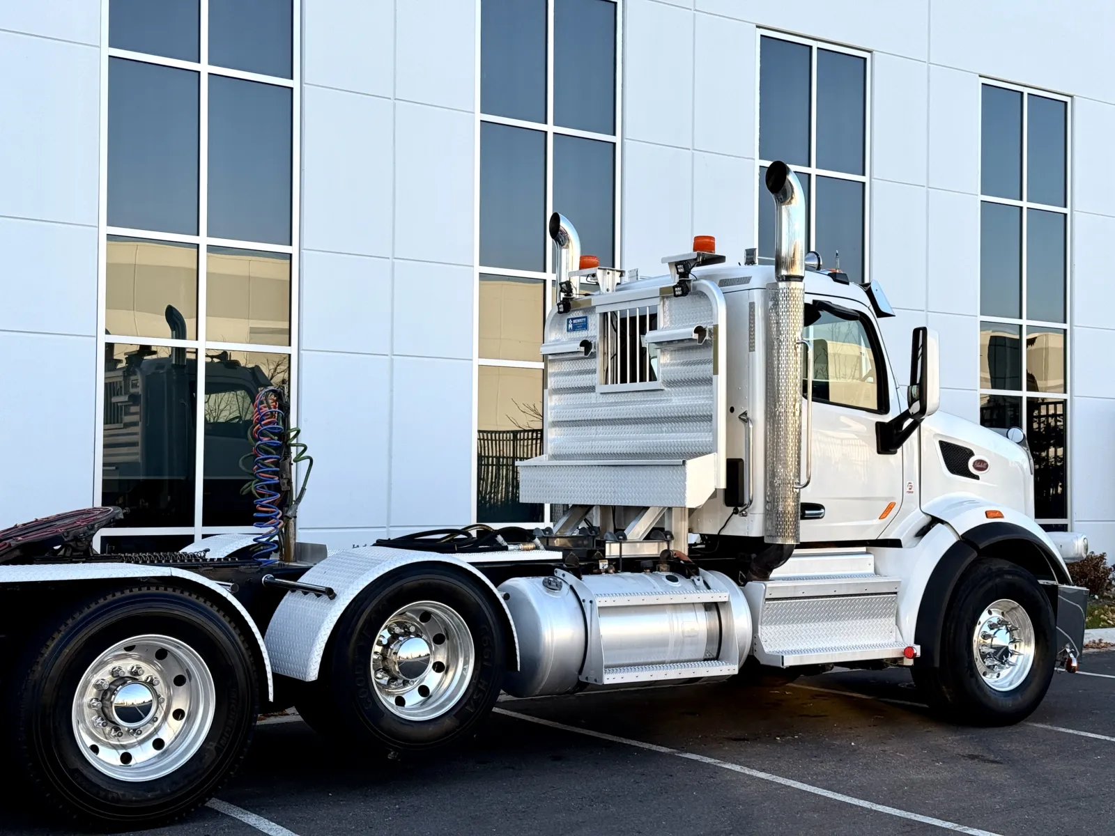 2018 Peterbilt 567 - image 7
