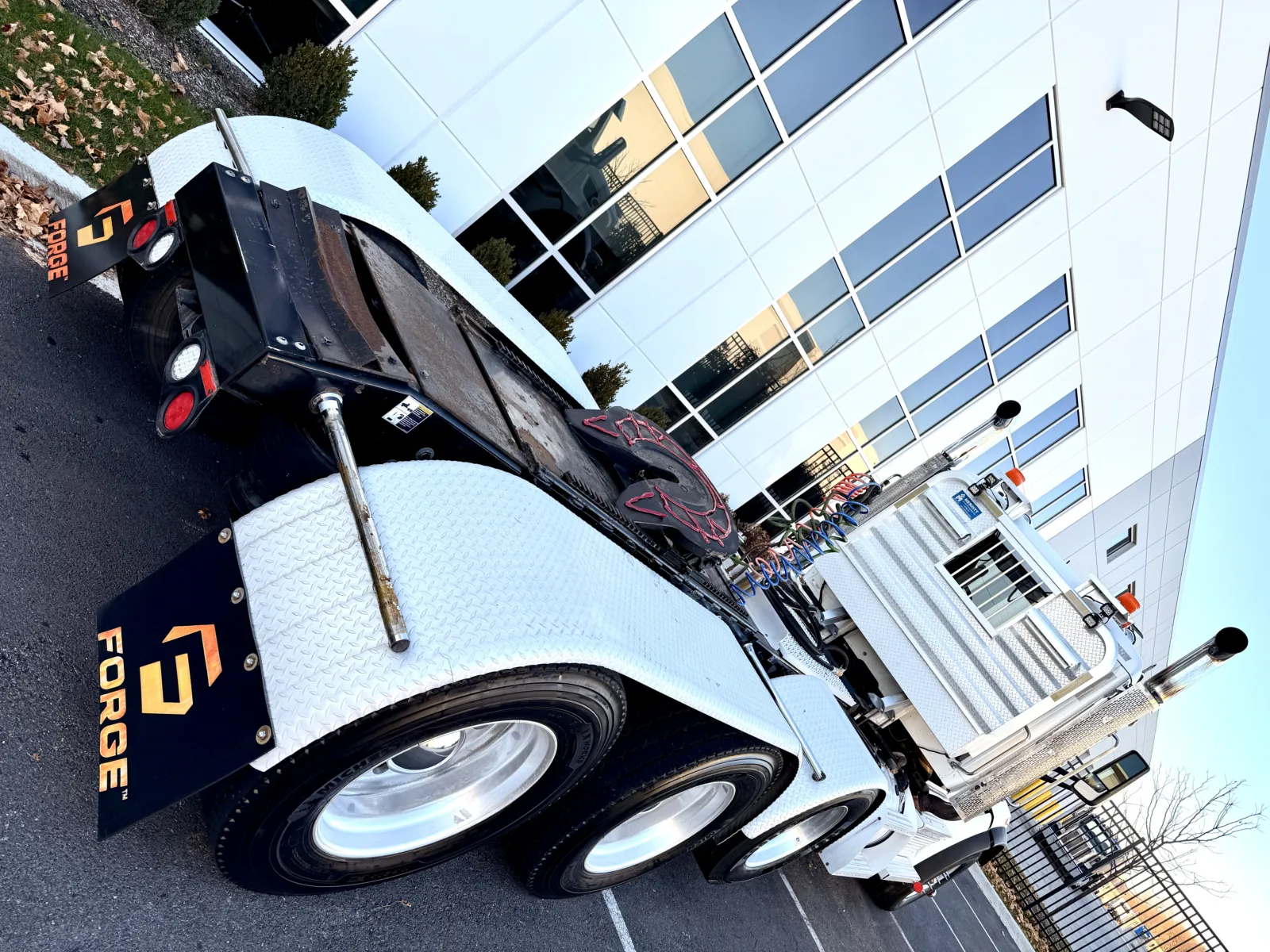 2018 Peterbilt 567 - image 11