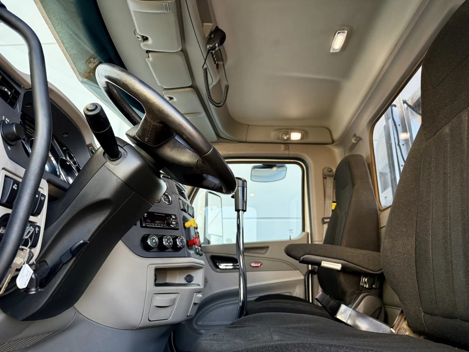 2018 Peterbilt 567 - image 14