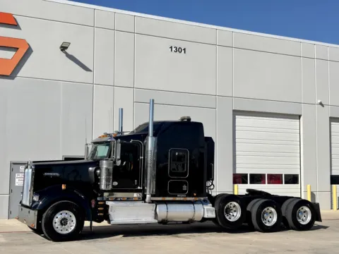 Photos of 2011 KENWORTH W900 for sale in Hutchins, TX at Forge Truck Centers - Texas
