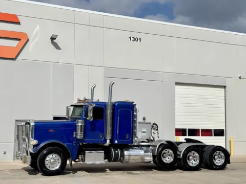 Photos of 2015 PETERBILT 389 for sale in Hutchins, TX at Forge Truck Centers - Texas