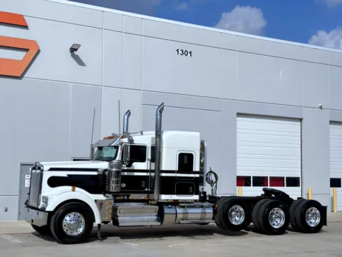 Photos of 2025 KENWORTH W900 for sale in Hutchins, TX at Forge Truck Centers - Texas