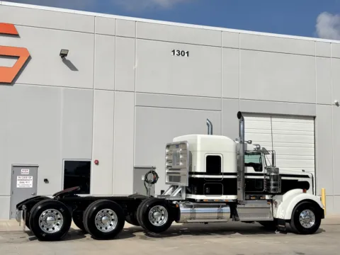 More photos of 2025 KENWORTH W900 at Forge Truck Centers - Texas, TX