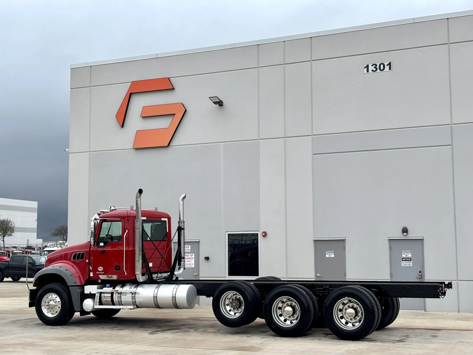 2023 Mack Granite - image 6