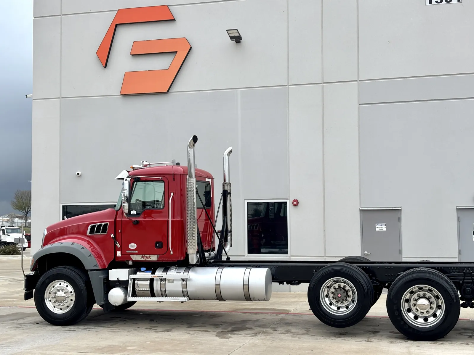 2023 Mack Granite - image 8