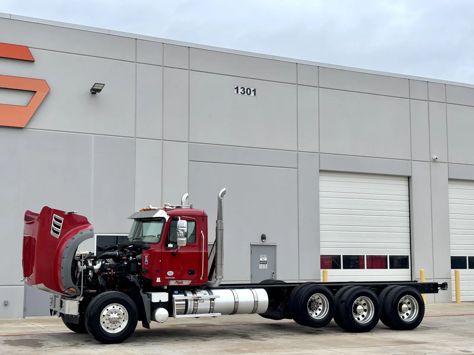 2023 Mack Granite - image 10