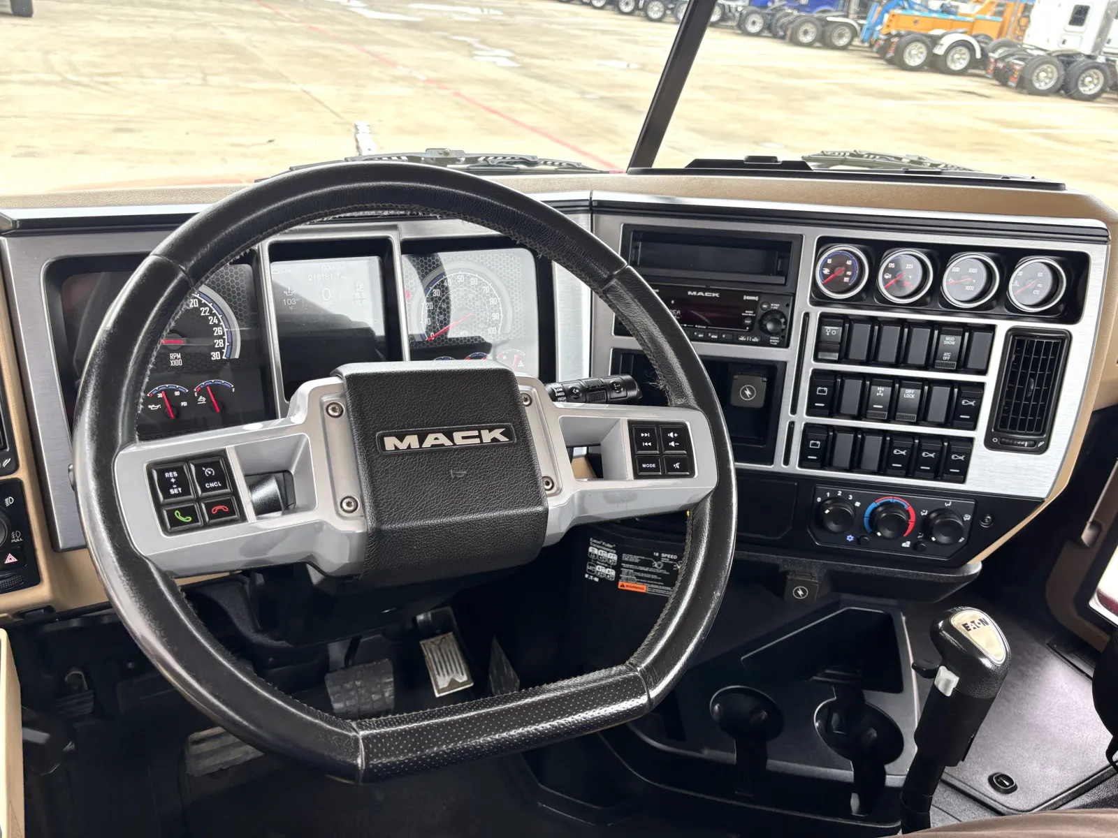 2023 Mack Granite - image 16