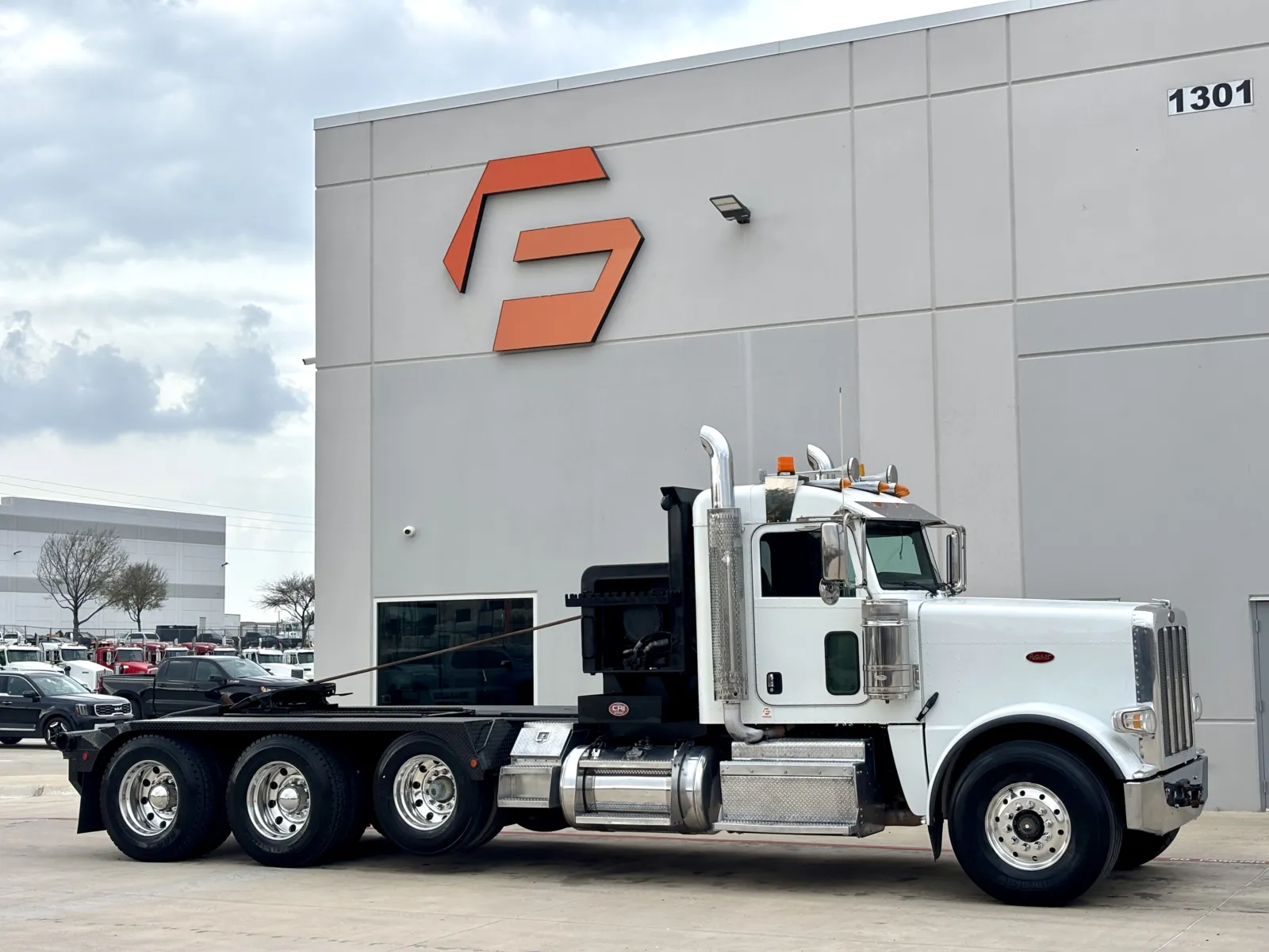 2015 PETERBILT 389 for sale in Hutchins, TX