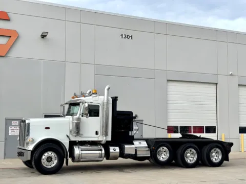 Photos of 2015 PETERBILT 389 for sale in Hutchins, TX at Forge Truck Centers - Texas