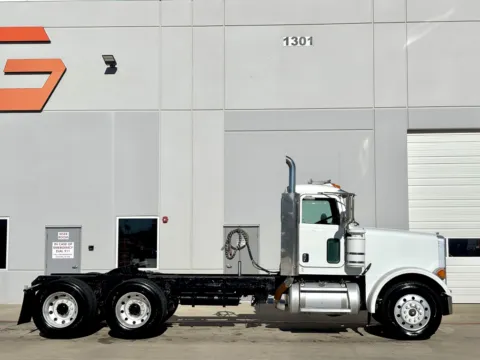 Another view of 2007 PETERBILT 357 for sale in Hutchins, TX at Forge Truck Centers - Texas