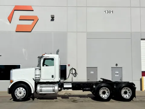 More photos of 2007 PETERBILT 357 at Forge Truck Centers - Texas, TX