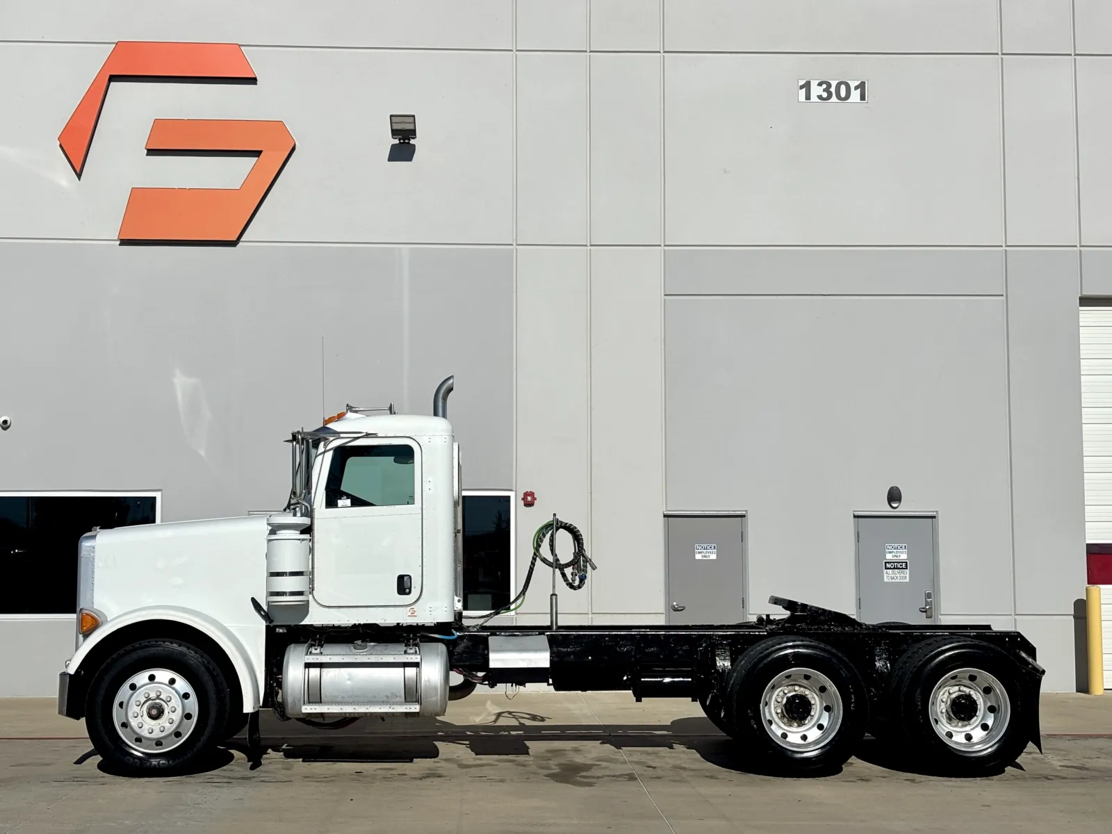 2007 Peterbilt - image 4