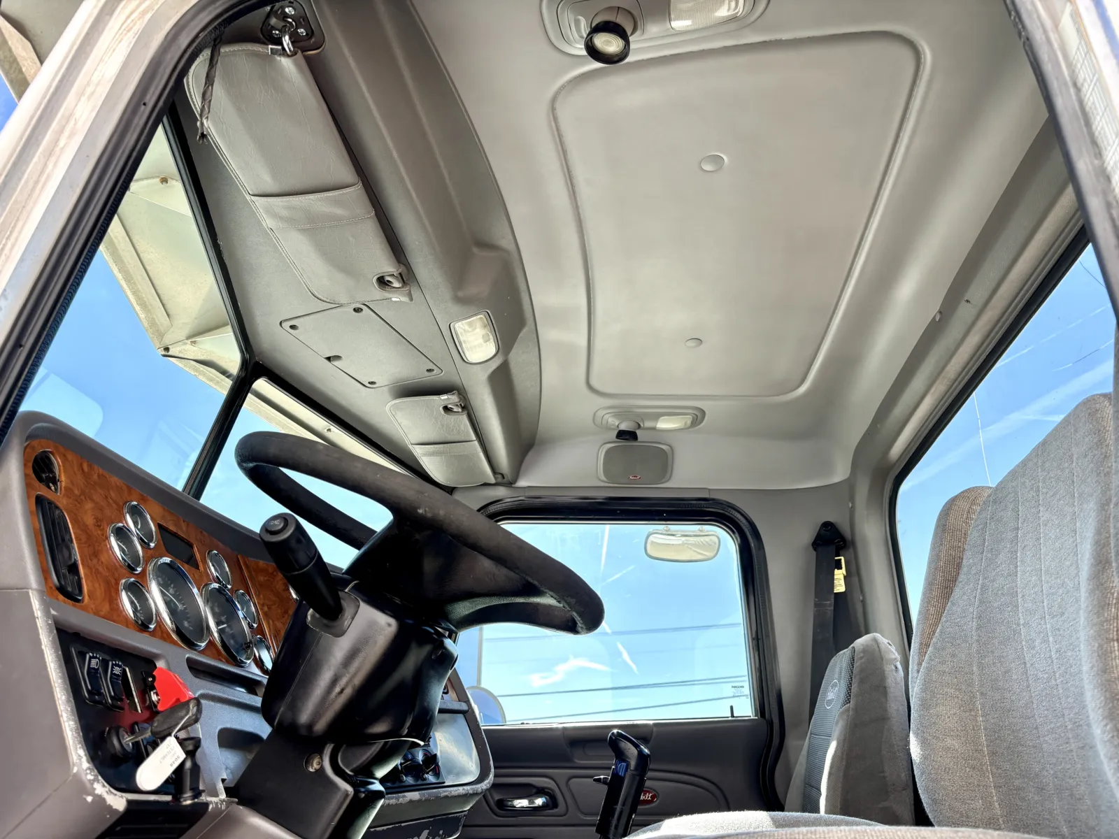 2007 Peterbilt - image 14