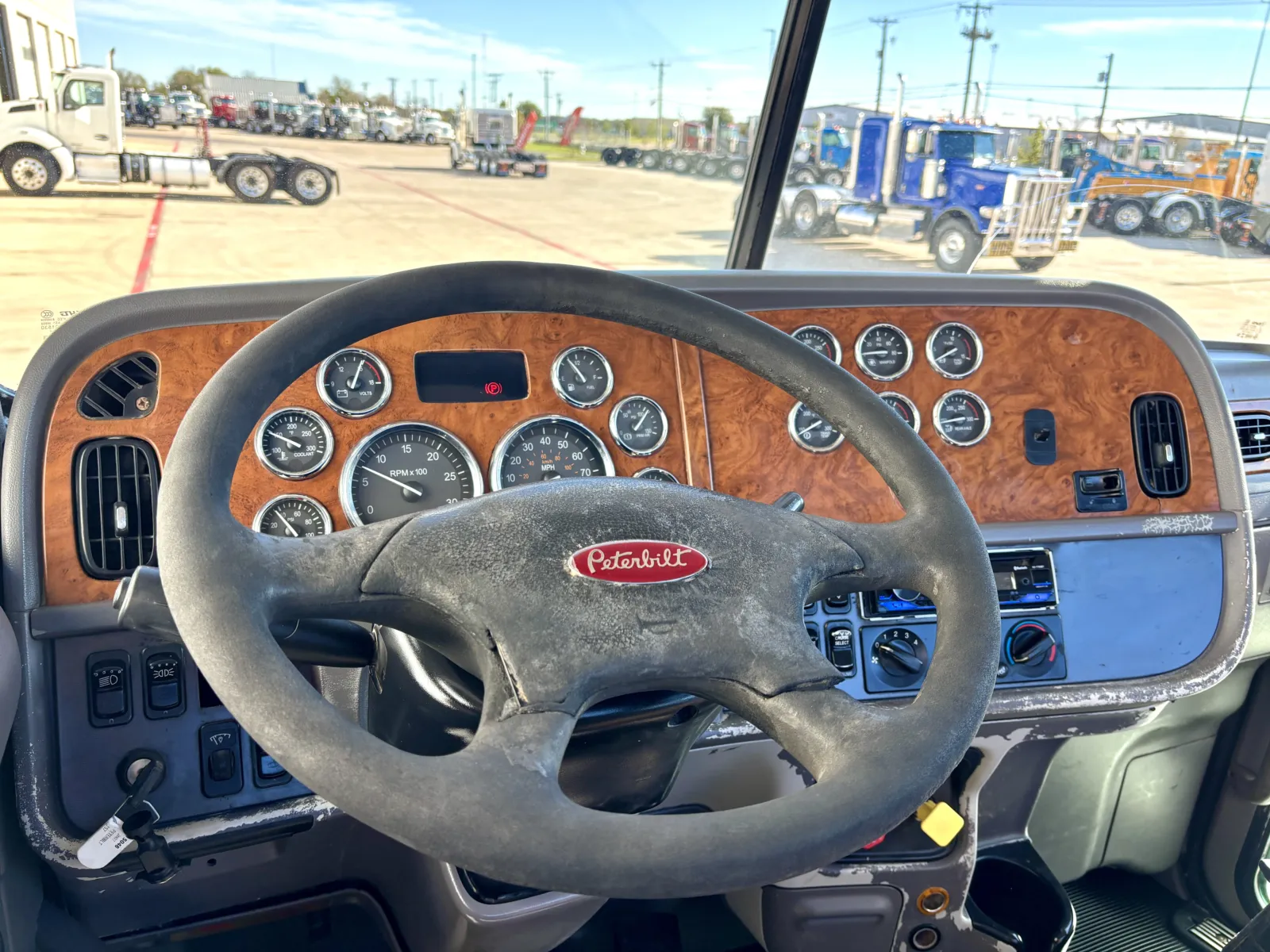 2007 Peterbilt - image 16