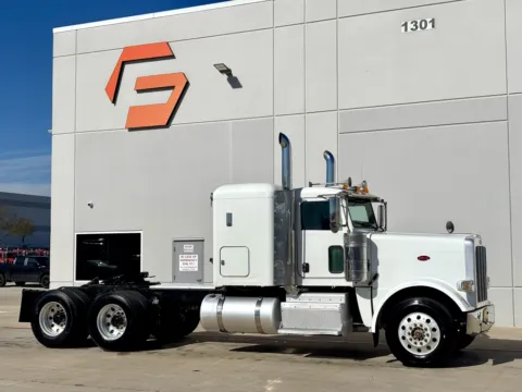 2015 PETERBILT 389 for sale in Hutchins, TX