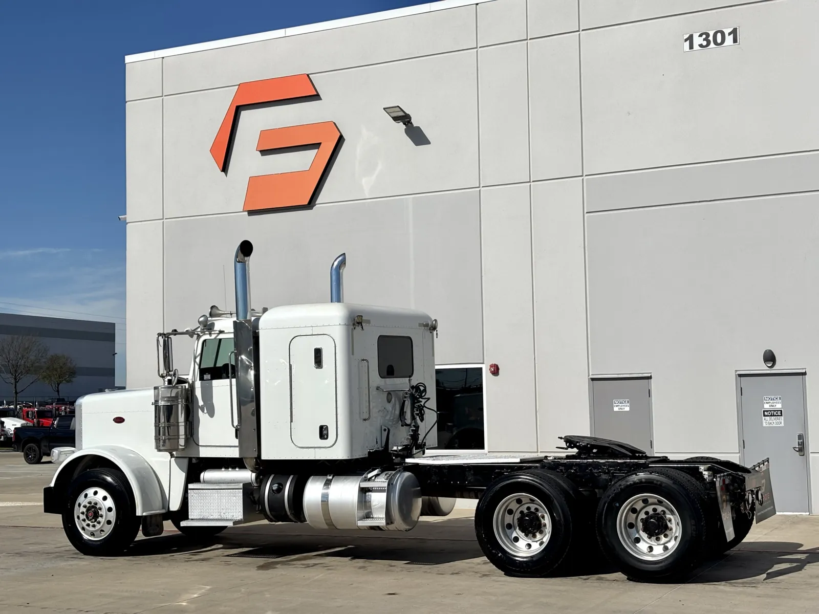 2015 Peterbilt 389 - image 6