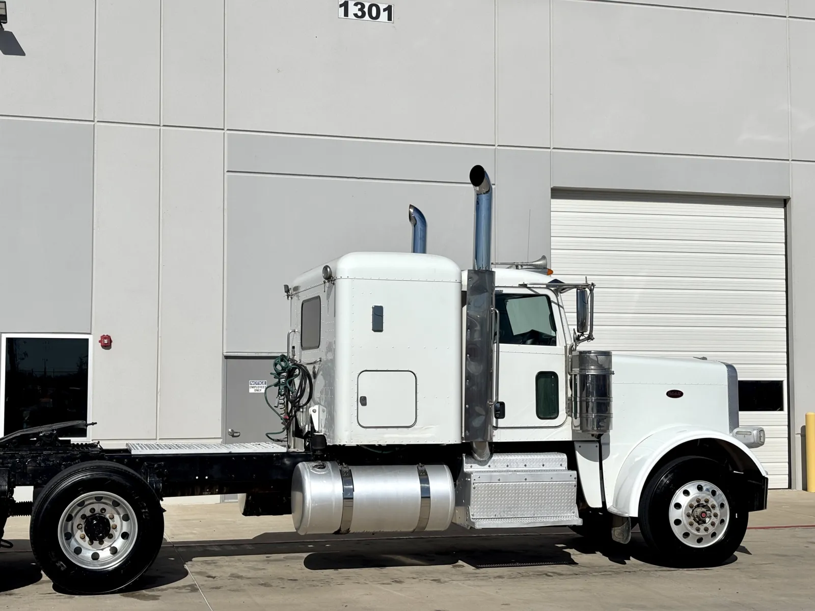 2015 Peterbilt 389 - image 7