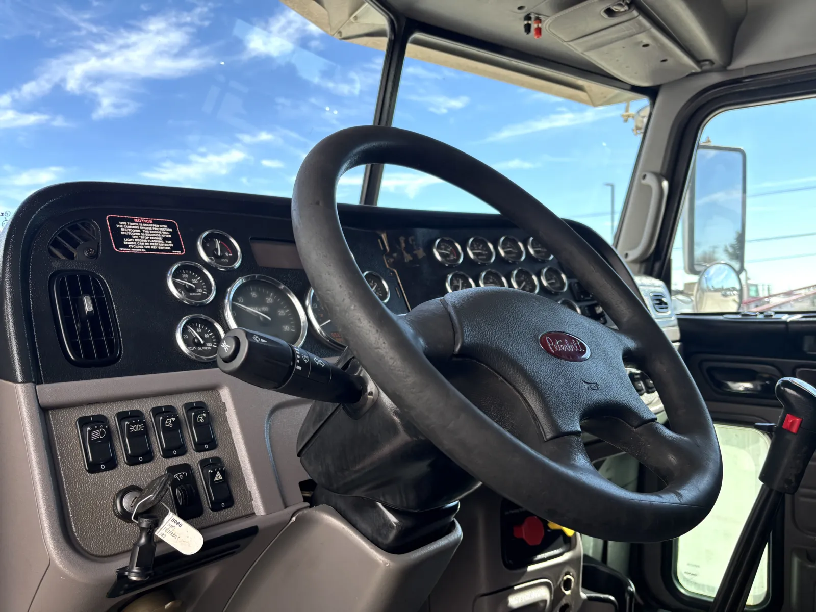 2015 Peterbilt 389 - image 15