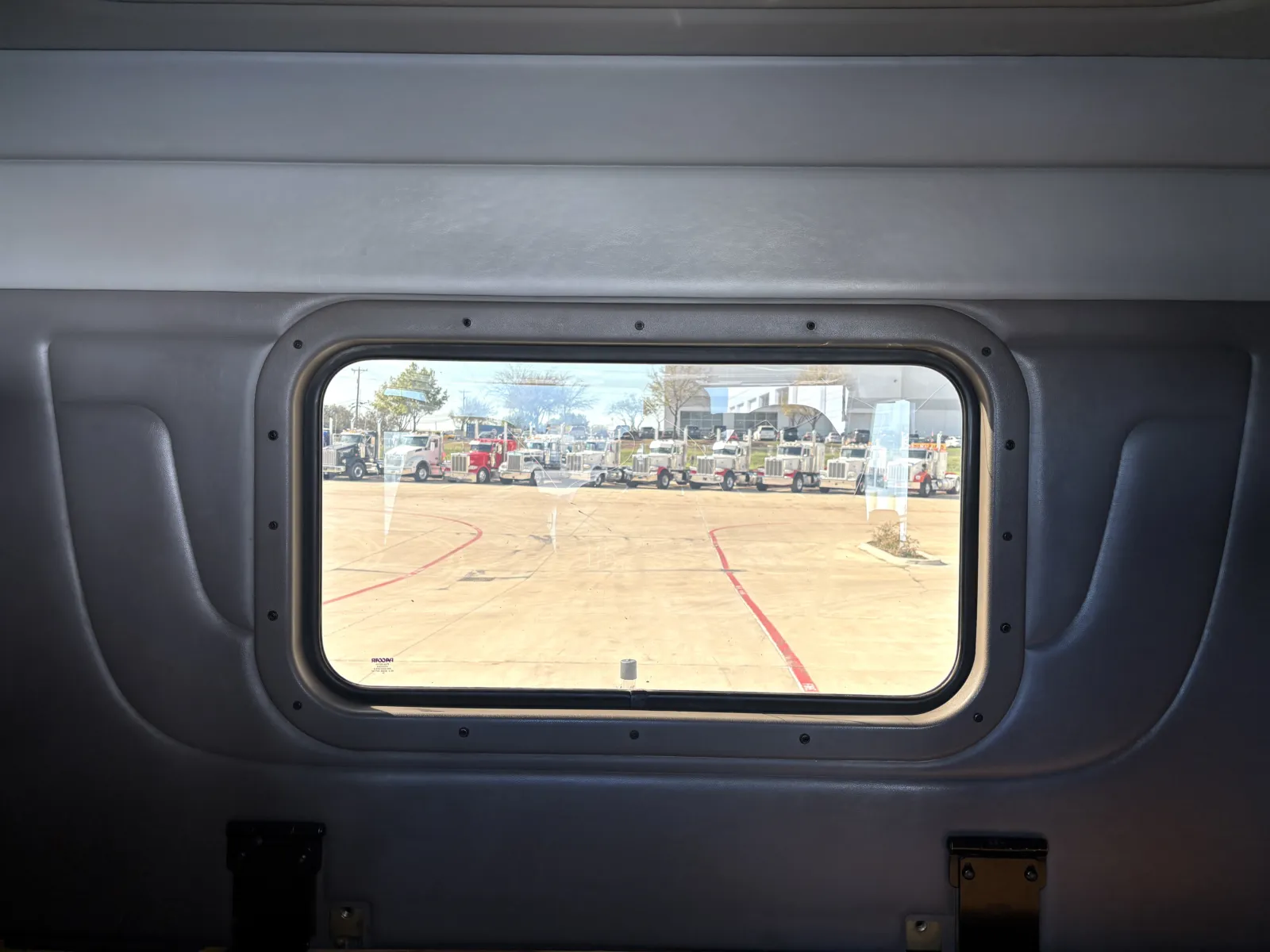 2015 Peterbilt 389 - image 22