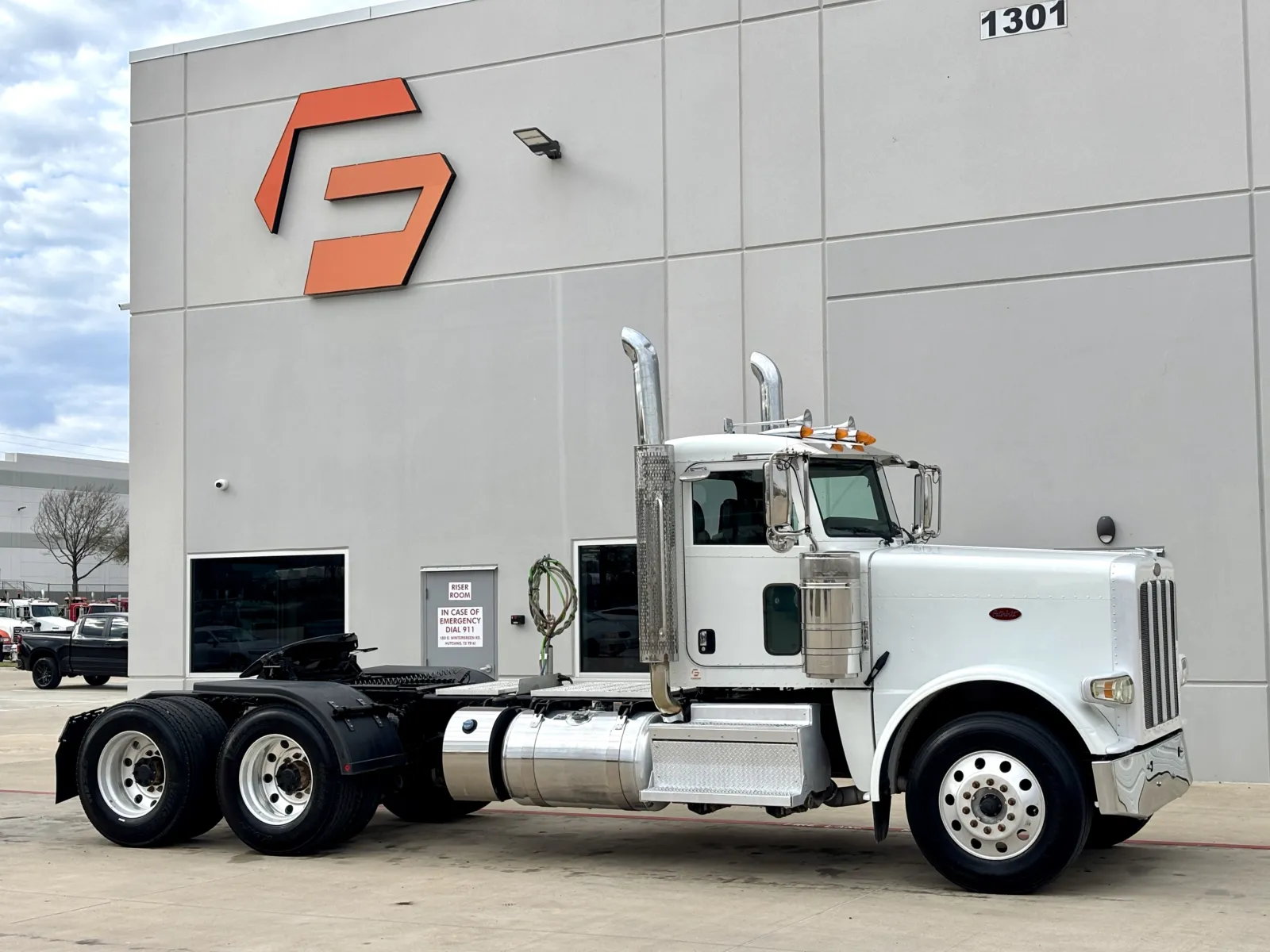 2022 PETERBILT 389 for sale in Hutchins, TX