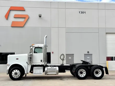 More photos of 2022 PETERBILT 389 at Forge Truck Centers - Texas, TX