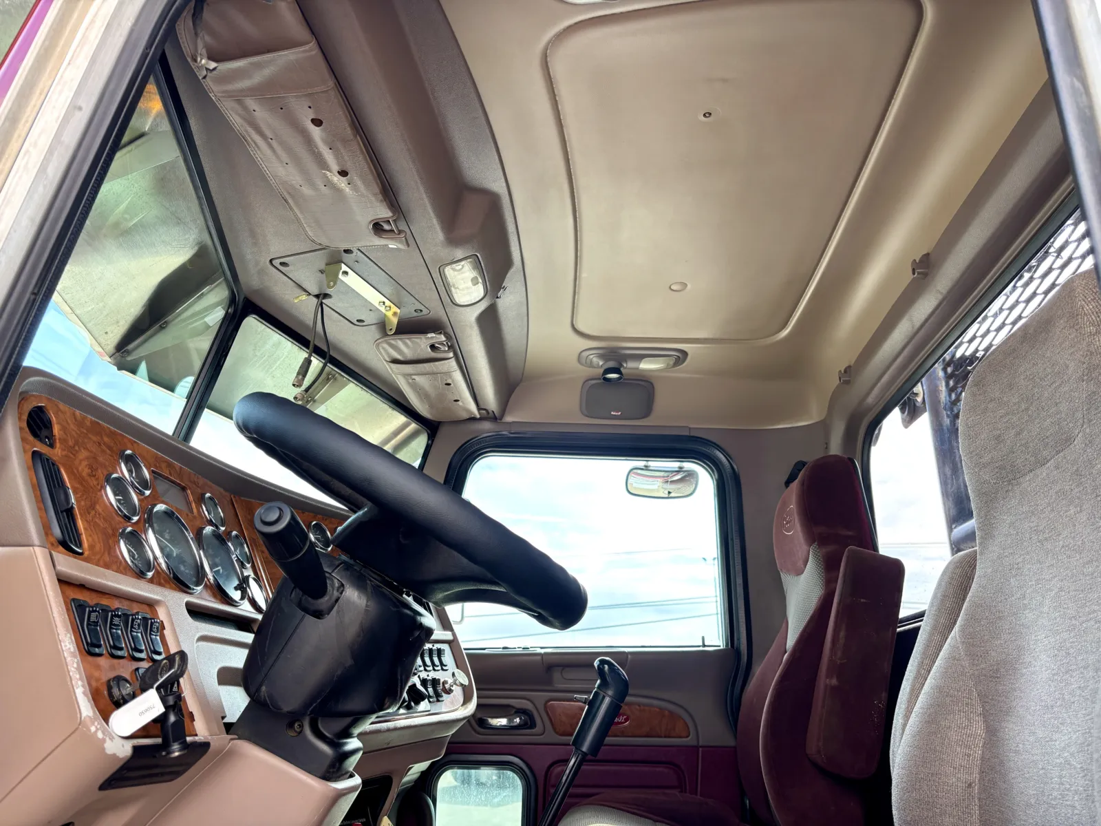 2008 Peterbilt 389 - image 14