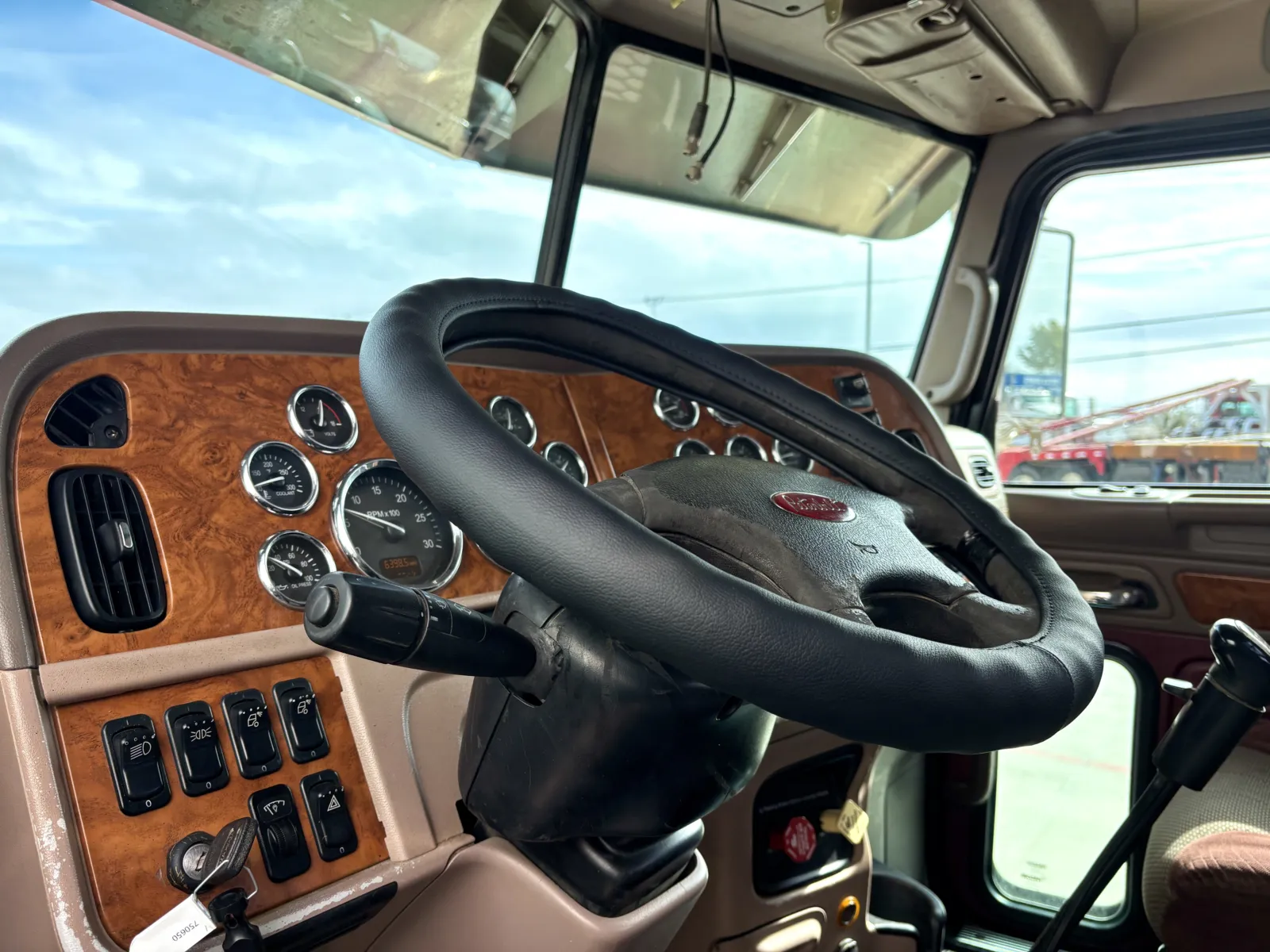 2008 Peterbilt 389 - image 15